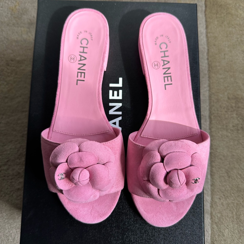 CHANEL Pink Floral Slide Sandals